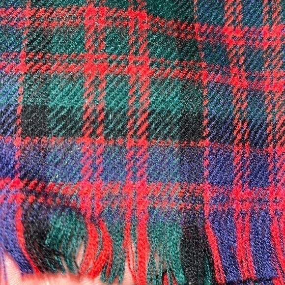 Ingles Buchan MacDonald Made in Scotland 100% wool plaid scarf. - Picture 2 of 3